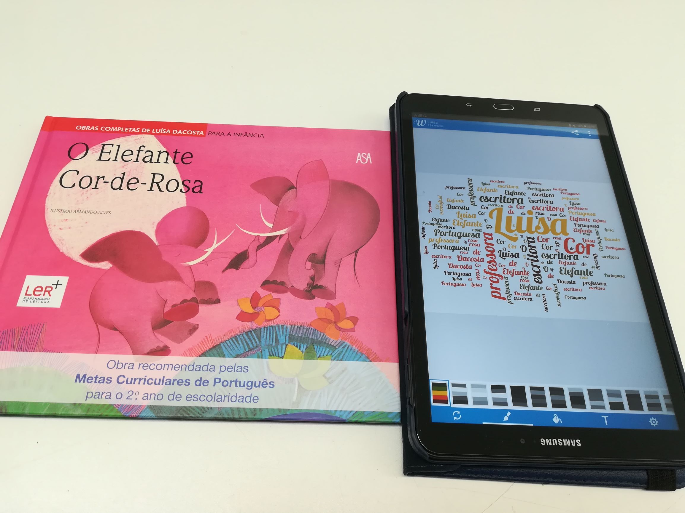 Elefante cor de rosa